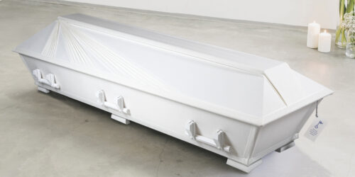 elegantti ja hillitty arkku pellavaverhoilulla