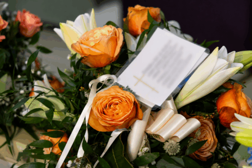 Oranssit ruusut surulaite Oulu