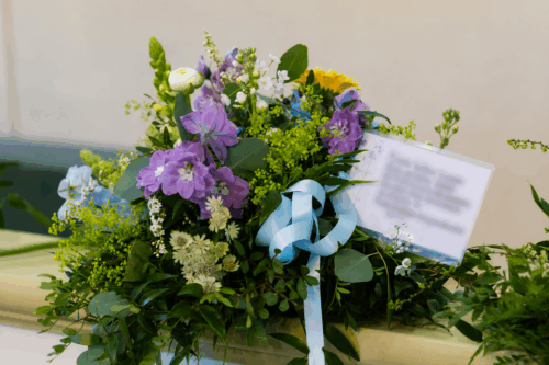 Violettia ja sinistä oman lapsen arkulle